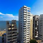 Apto frente al mar - Piso 10 - Piscina - El Laguito