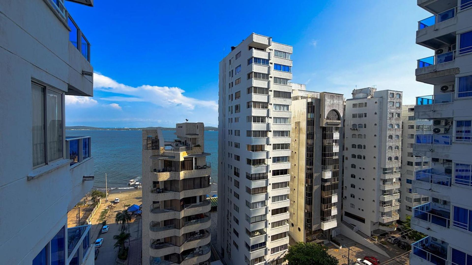 Apartamento Apto Frente Al Mar - Piso 10 - Piscina - El Laguito Cartagena