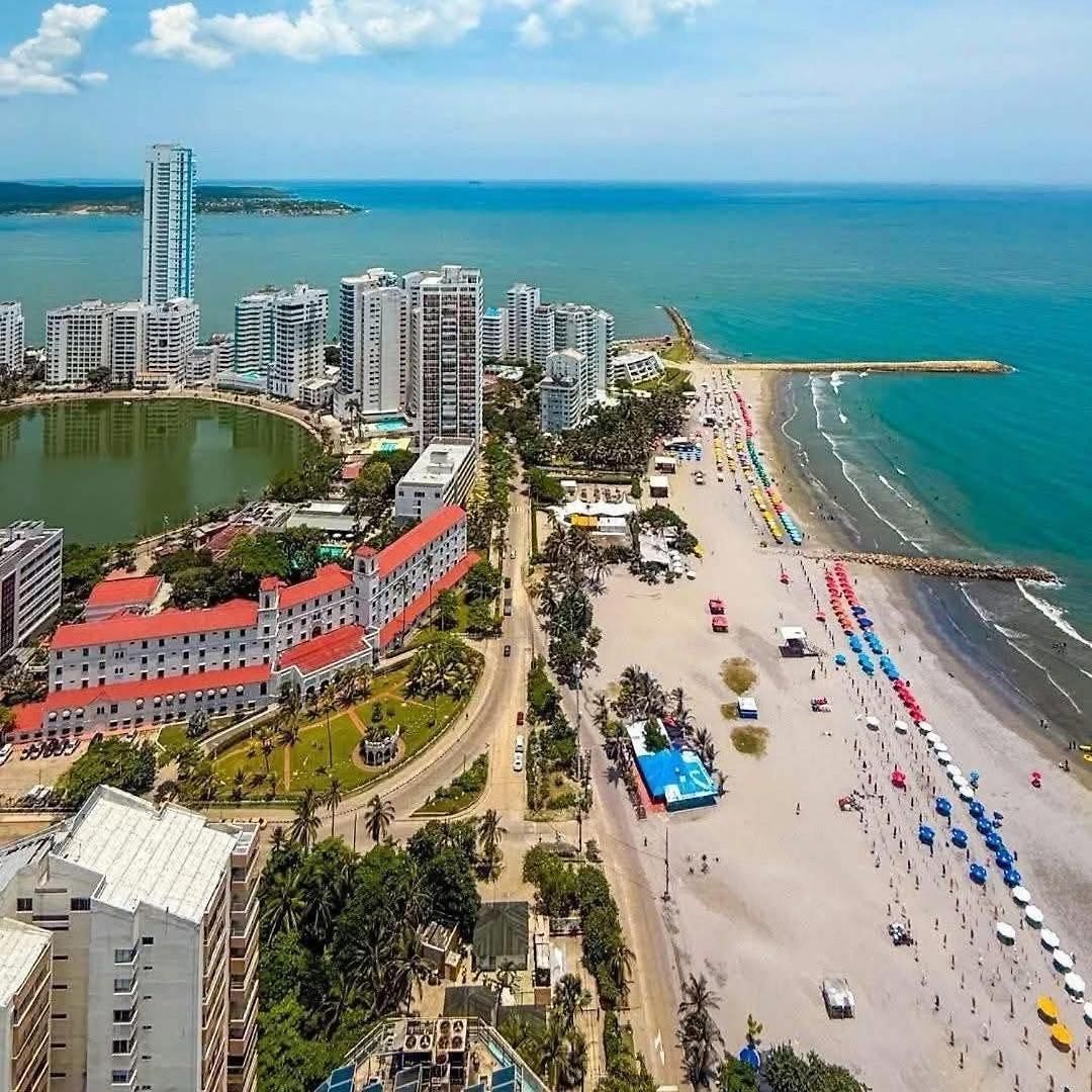 Apto Frente Al Mar - Piso 10 - Piscina - El Laguito * Cartagena