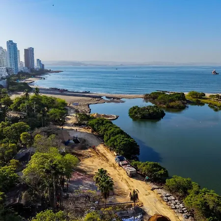 Apto Frente Al Mar - Piso 10 - Piscina - El Laguito Apartamento