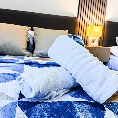 Apartamento Apto Frente Al Mar - Piso 10 - Piscina - El Laguito *