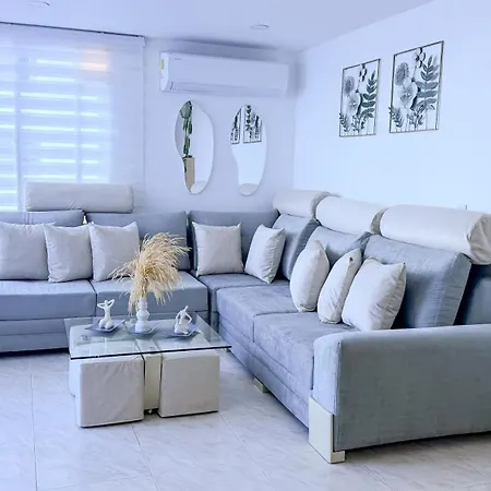 Apartamento Apto Frente Al Mar - Piso 10 - Piscina - El Laguito Cartagena
